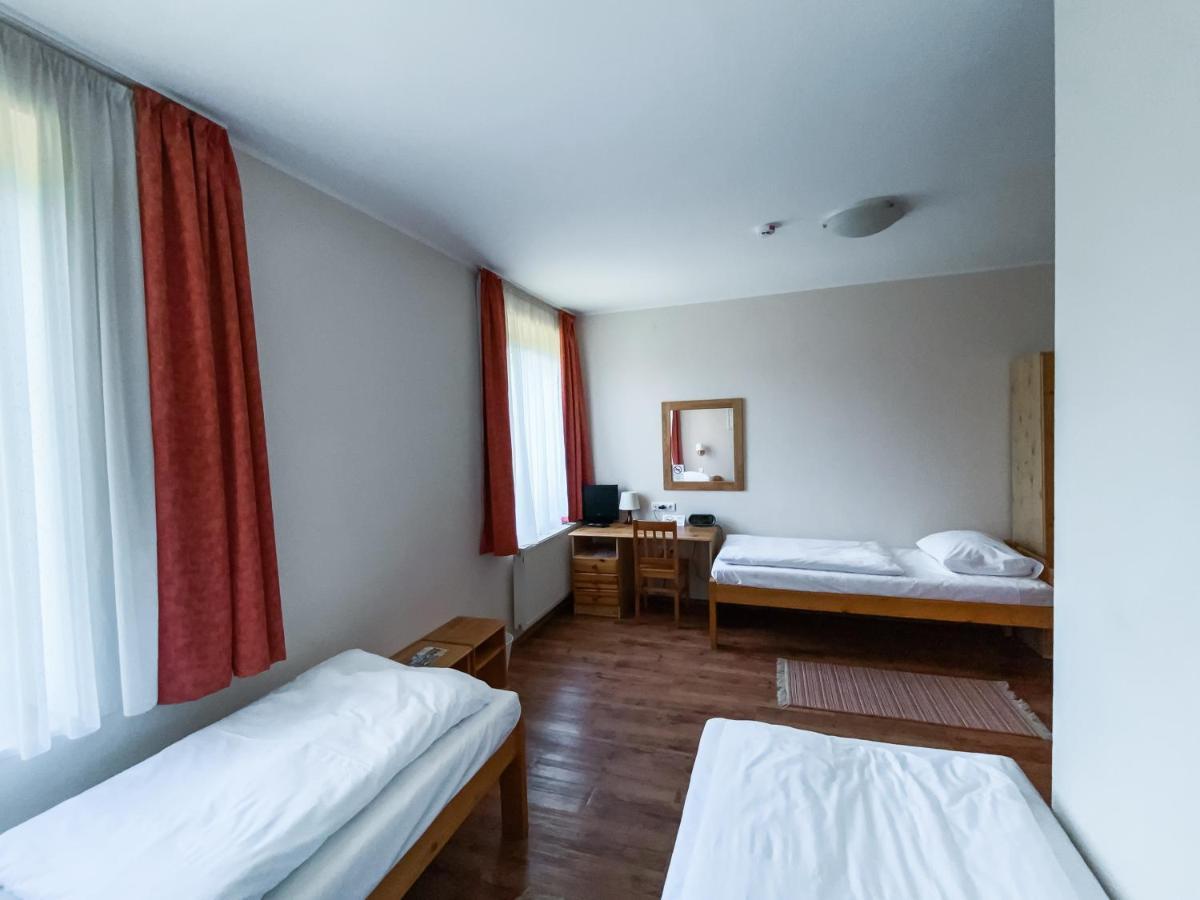 Anna Panzio Hotel Dunavarsany Exterior photo