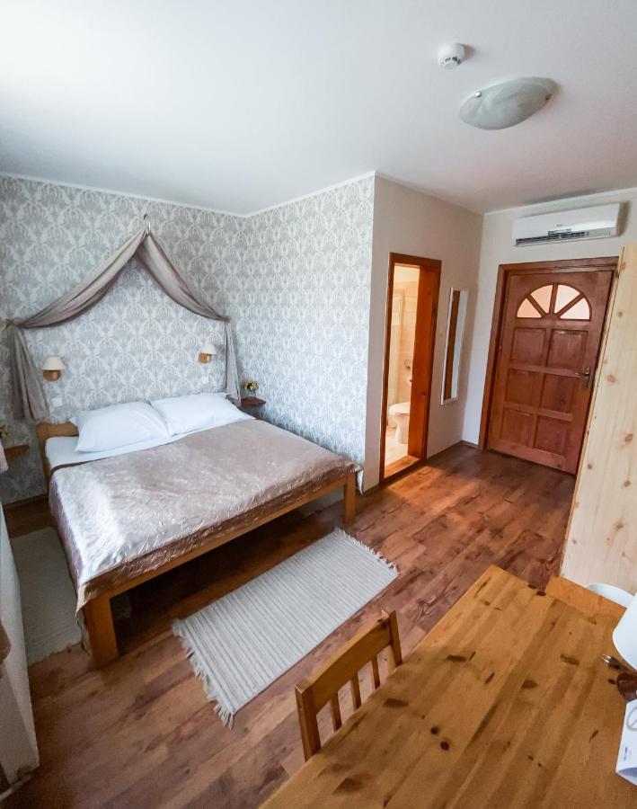 Anna Panzio Hotel Dunavarsany Exterior photo